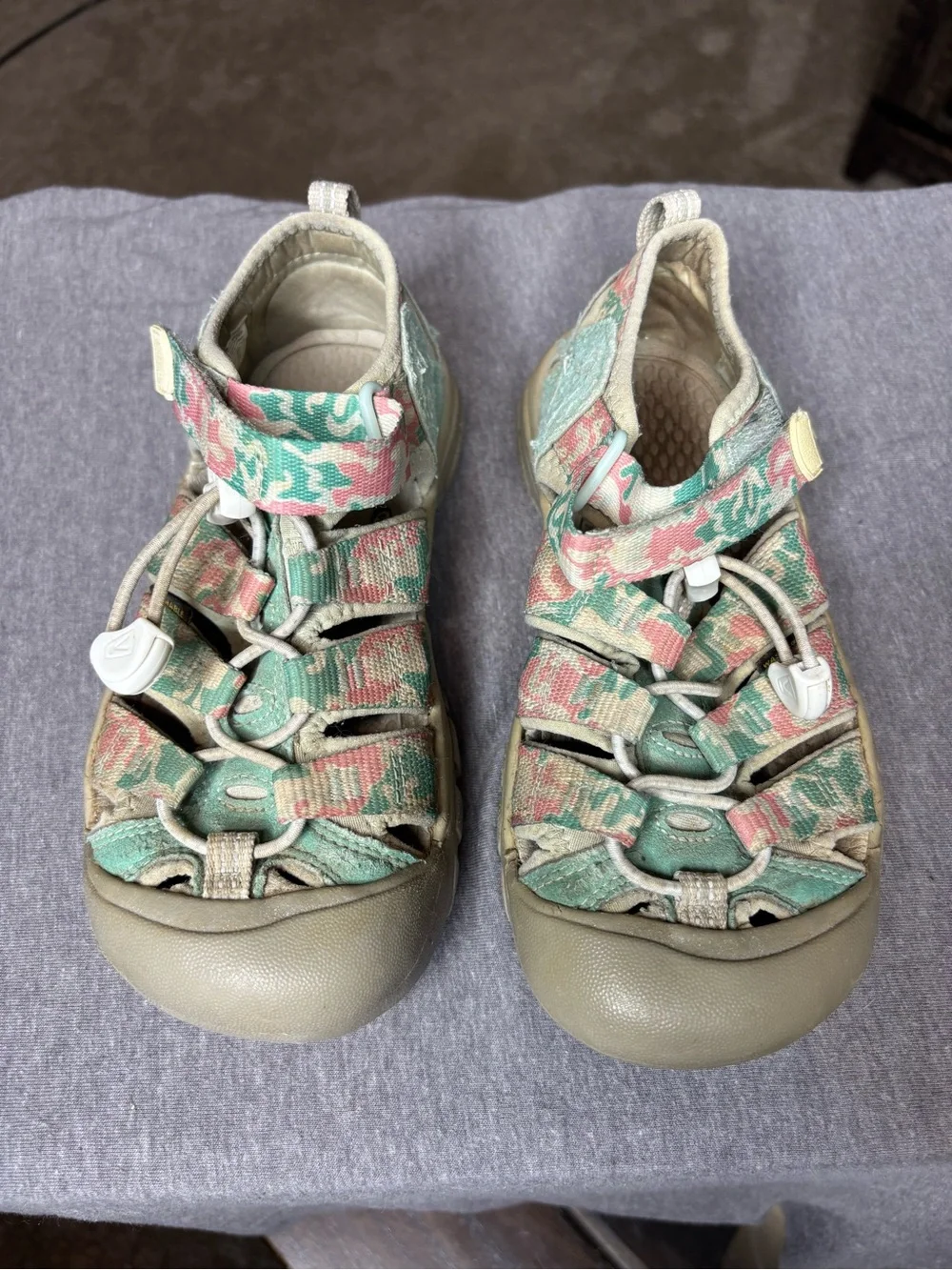 Keen Kids Newport H2 Sandals in Camo/Pink Icing size 1 Outdoor Hiking Water